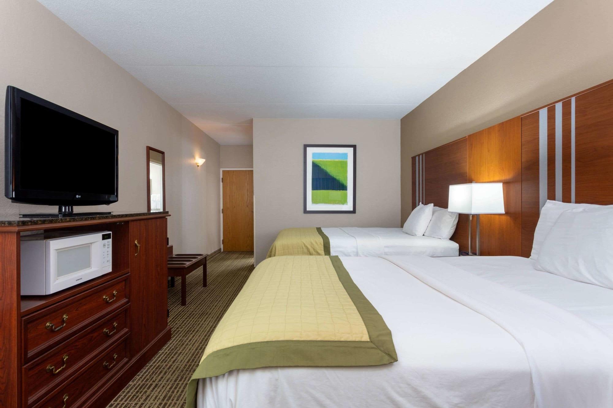 Baymont By Wyndham Elkhart Hotel Exterior foto