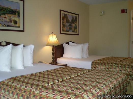 Baymont By Wyndham Elkhart Hotel Quarto foto